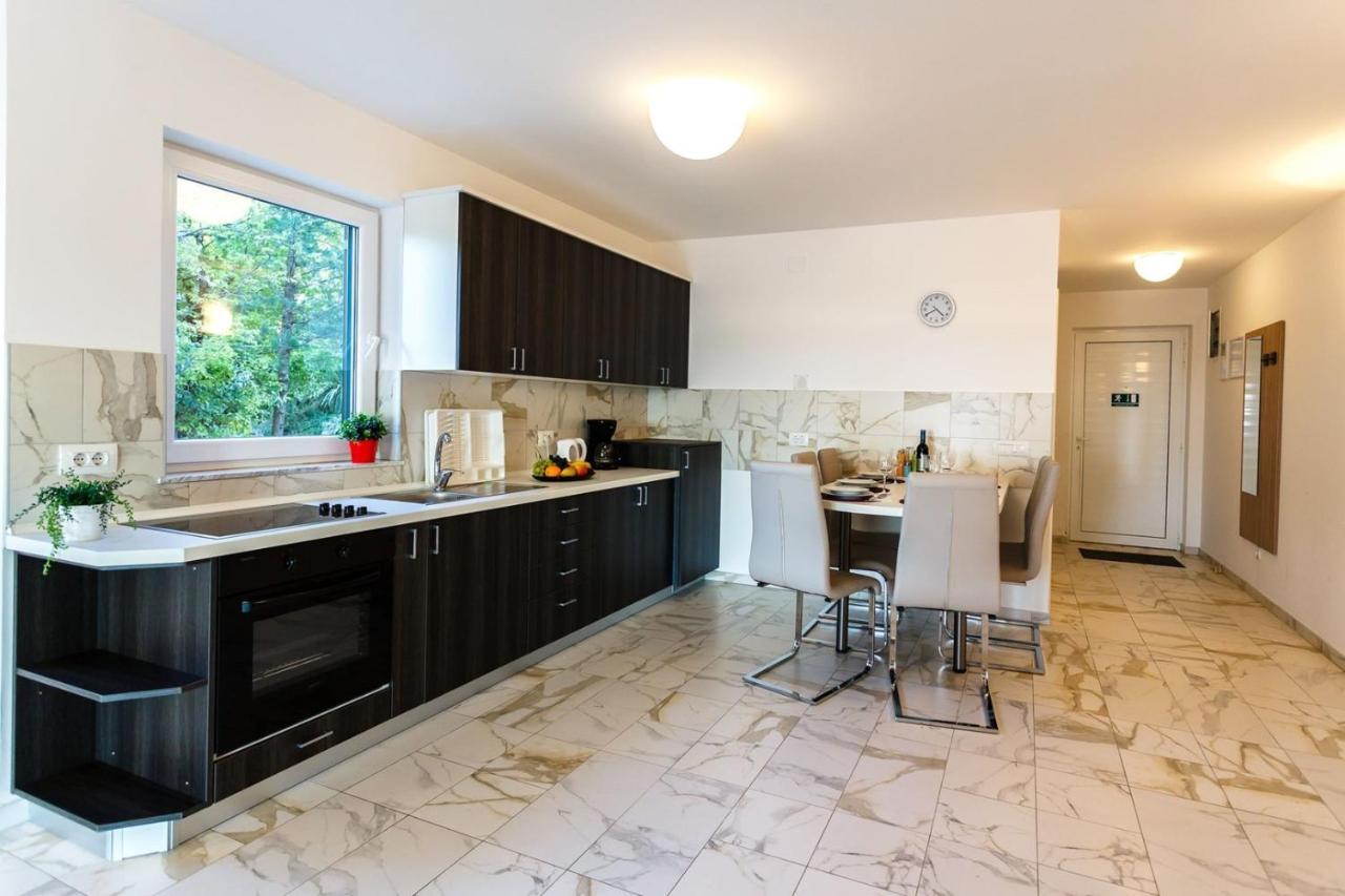 Apartments Adria Малинська Екстер'єр фото
