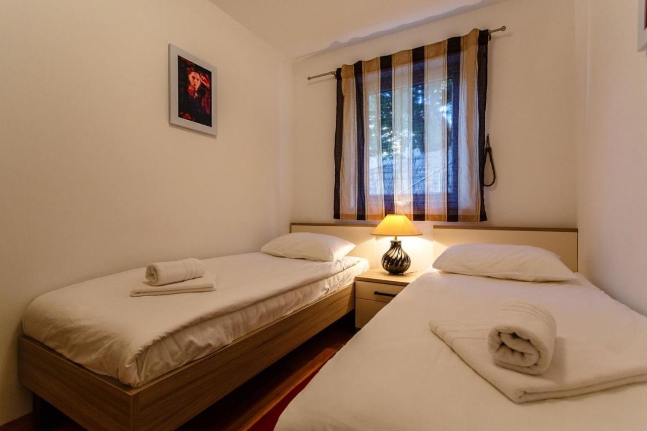 Apartments Adria Малинська Екстер'єр фото
